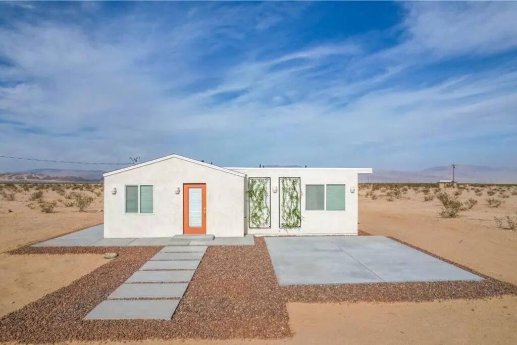 Serene Modern Home Backdoor With Great Wifi, Games, Movies, Patio Seating And Bbq Easy Access To North Joshua Tree National Park In 10 Minutes Twentynine Palms Eksteriør billede