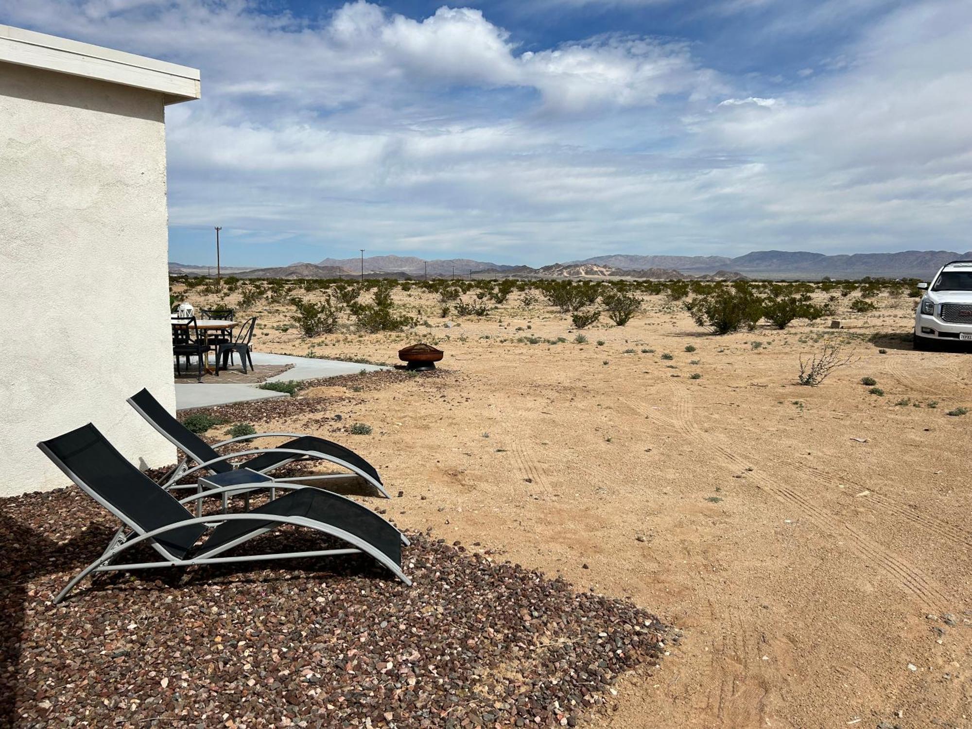 Serene Modern Home Backdoor With Great Wifi, Games, Movies, Patio Seating And Bbq Easy Access To North Joshua Tree National Park In 10 Minutes Twentynine Palms Eksteriør billede