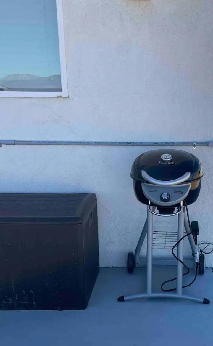 Serene Modern Home Backdoor With Great Wifi, Games, Movies, Patio Seating And Bbq Easy Access To North Joshua Tree National Park In 10 Minutes Twentynine Palms Eksteriør billede