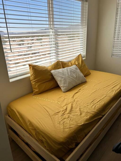 Serene Modern Home Backdoor With Great Wifi, Games, Movies, Patio Seating And Bbq Easy Access To North Joshua Tree National Park In 10 Minutes Twentynine Palms Eksteriør billede
