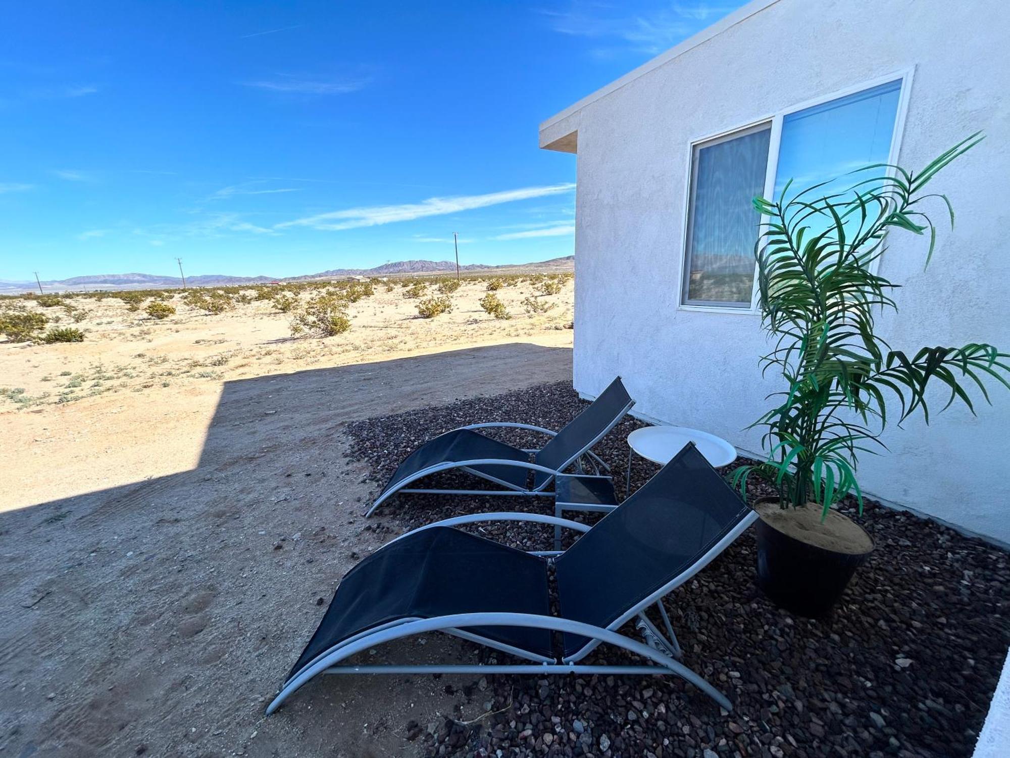 Serene Modern Home Backdoor With Great Wifi, Games, Movies, Patio Seating And Bbq Easy Access To North Joshua Tree National Park In 10 Minutes Twentynine Palms Eksteriør billede